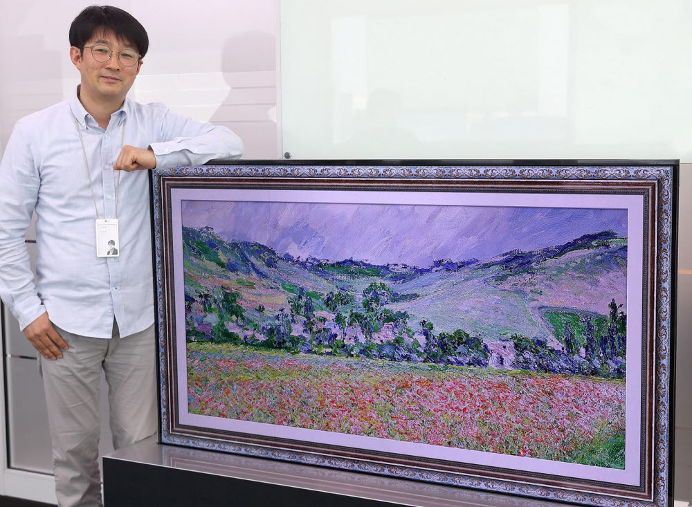 김인주 LG디스플레이 OLED TV기구설계 2팀장과 LG 롤러블 OLED TV