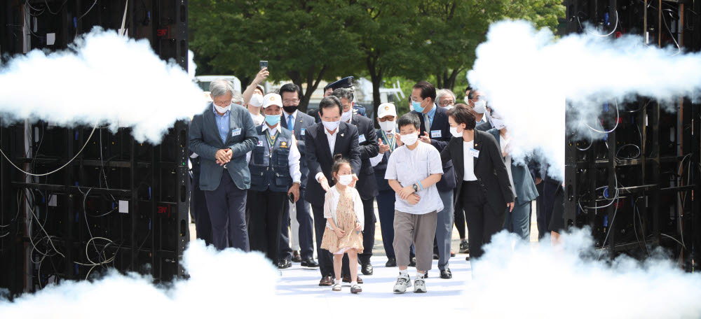 정세균 총리, 용산공원부지 장교숙소 개방