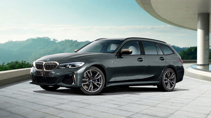 M340i xDrive 투어링 BMW코리아 25주년 드라비트 그레이 에디션.