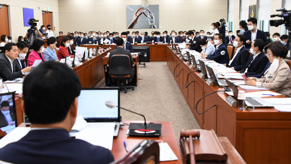 과방위 전체회의 장면