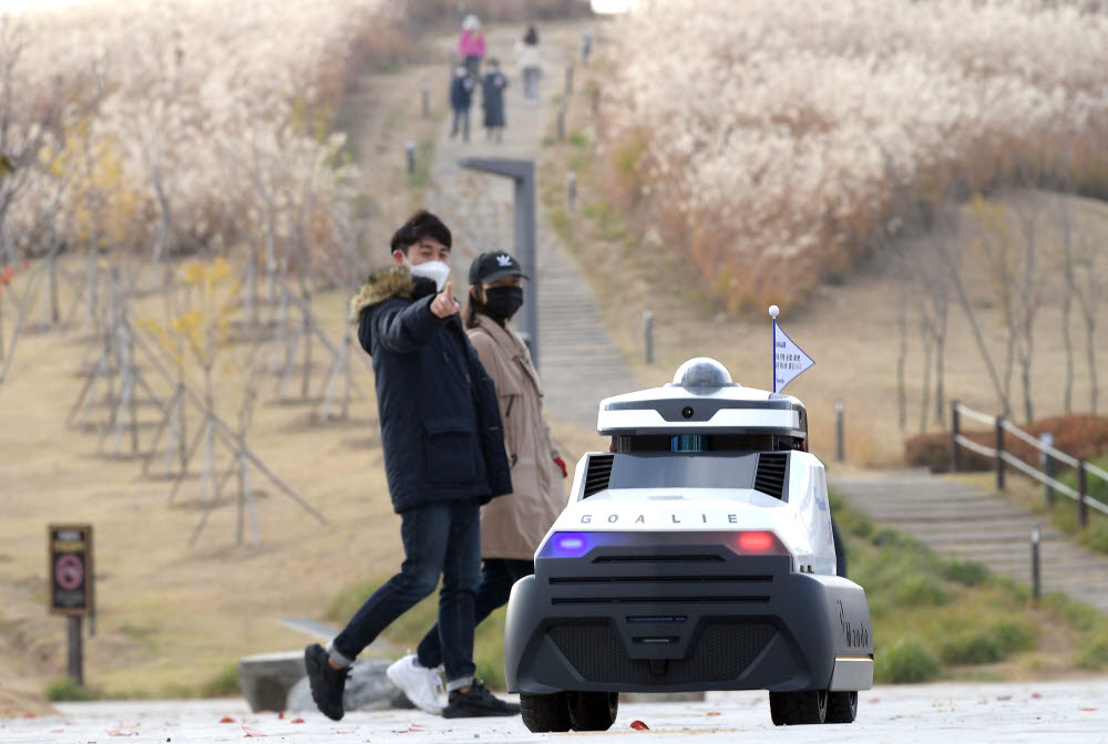 실외자율주행 순찰로봇 '골리' 실증 돌입