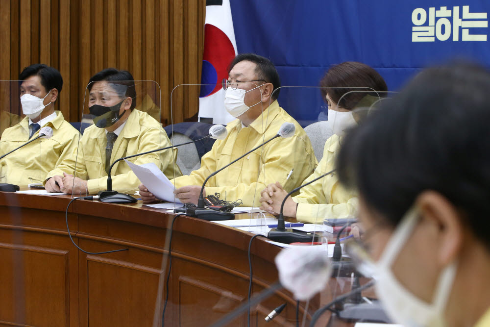 김태년 더불어민주당 원내대표가 17일 국회에서 열린 정책조정회의에서 발언하고 있다. 사진=연합뉴스