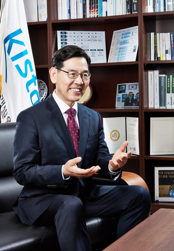 [인사이트]김태만 한국특허전략개발원장 “특허 빅데이터센터 데이터경제 가속화할 것”