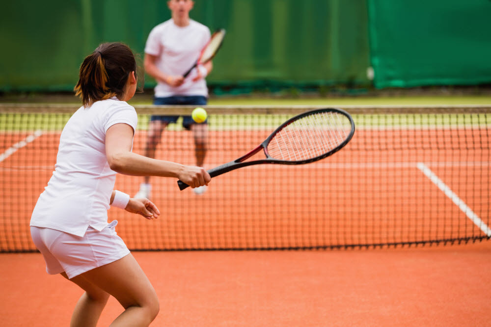 테니스나 축구처럼 다른 사람과 함께 하는 운동은 기대 수명을 늘리는 데 효과적이었다. (출처: shutterstock)