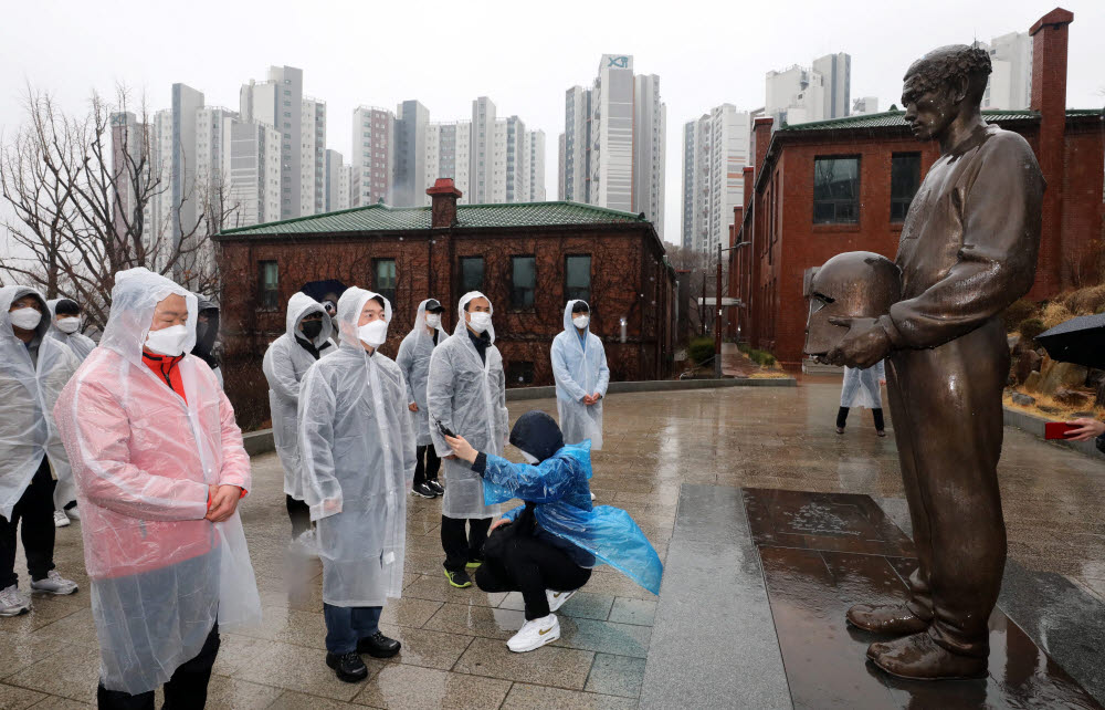 제3지대 경선 승리한 안철수 대표