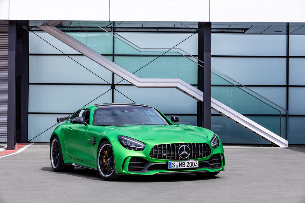 [클릭!이 카] 고성능 스포츠카 '더 뉴 메르세데스-AMG GT R'