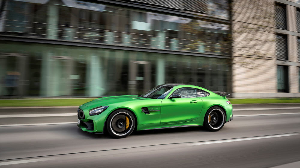 [클릭!이 카] 고성능 스포츠카 '더 뉴 메르세데스-AMG GT R'