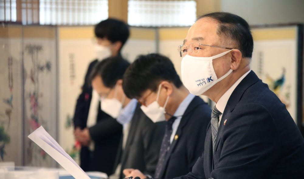 한국, 기후행동 장관 연합 가입…홍남기 "탄소가격, 국제 공조 중요"