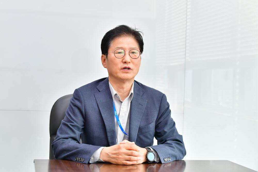 김갑산 이즈파크 대표