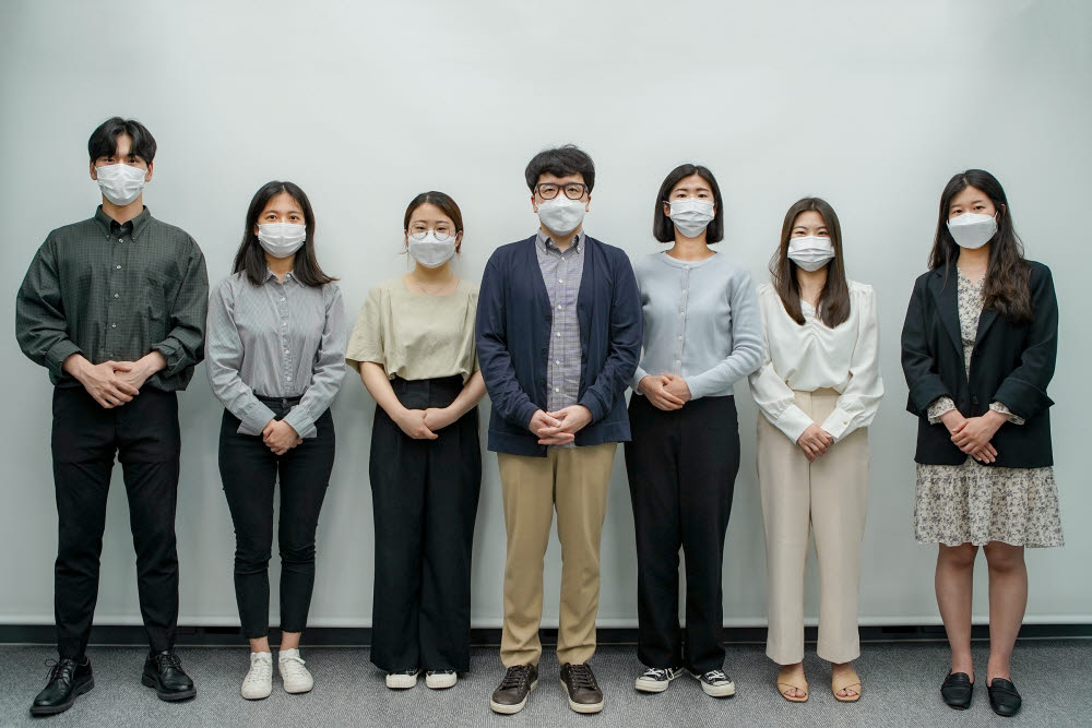 공공기술기반 시장연계 창업탐색 지원사업에 선정된 한동대 창업팀. 왼쪽에서 네번째가 조성배 전산전자공학부 지도 교수