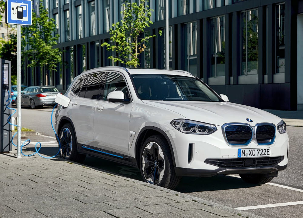 BMW iX3.