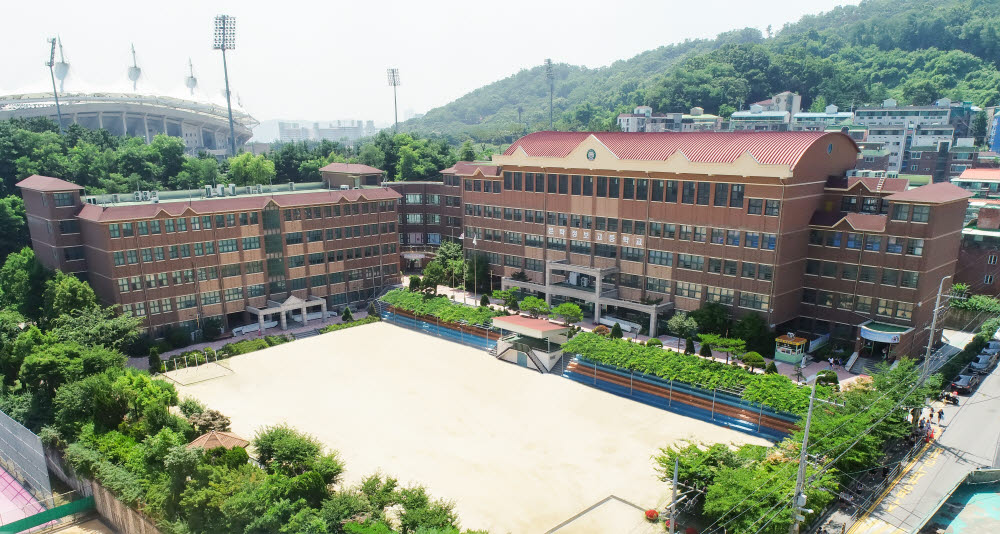 문학정보고등학교 전경.