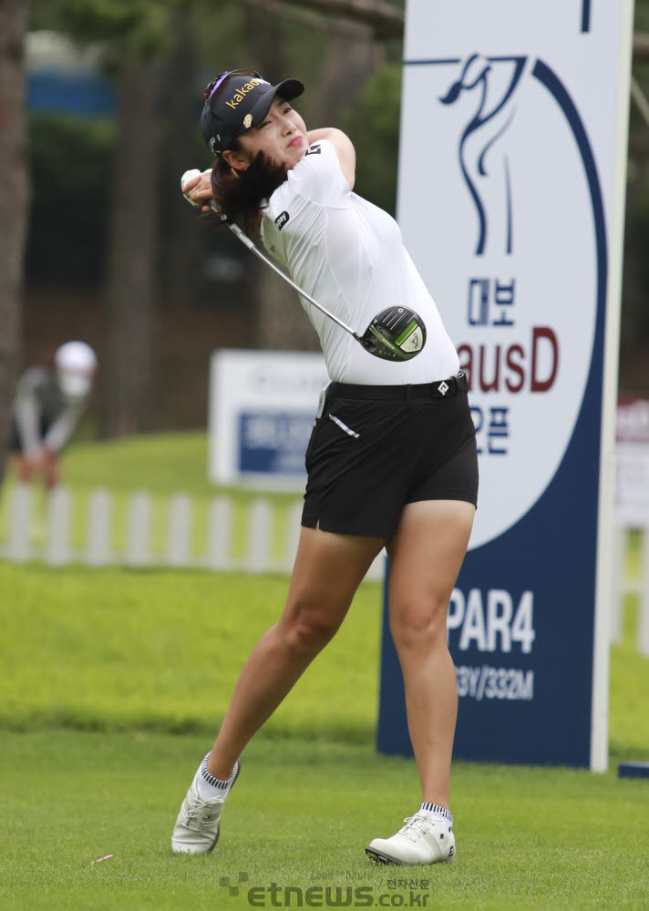 [포토]한진선, 강력한 티샷으로 보낸다