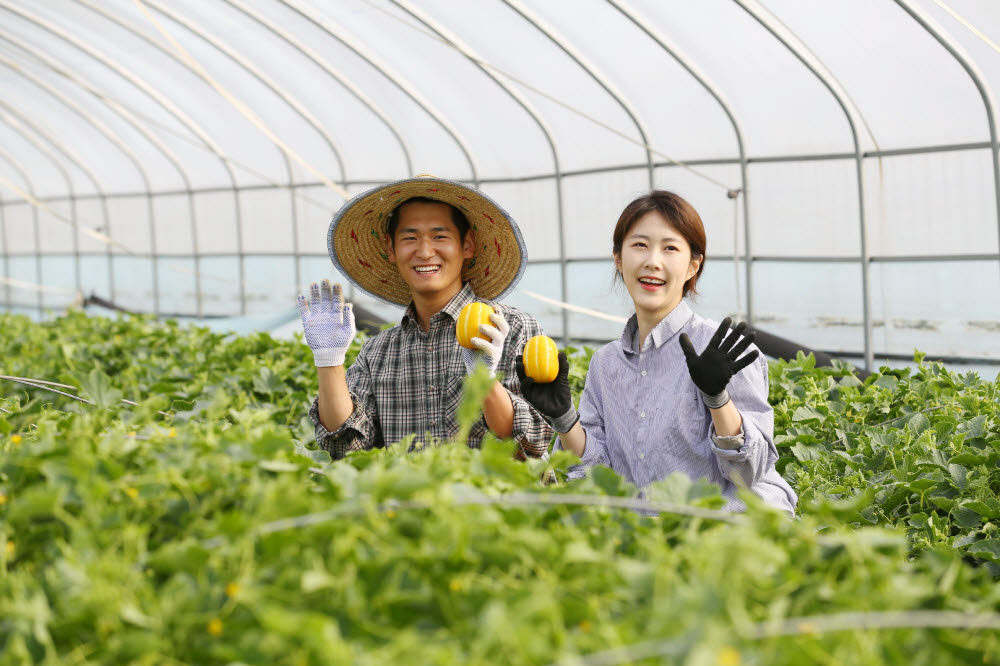 한국토요타는 커넥트투 젊은 농부 영파머스를 통해 바른 농산물을 재배하는 젊은 농부를 발굴해 지원한다.