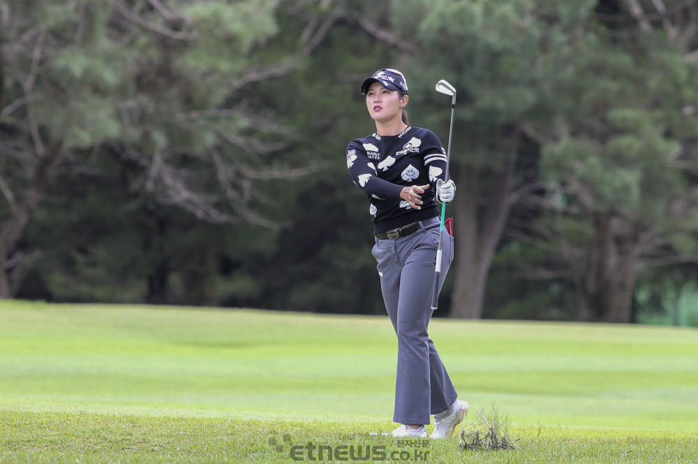 [포토]박현경, 아름다운 세컨드 샷