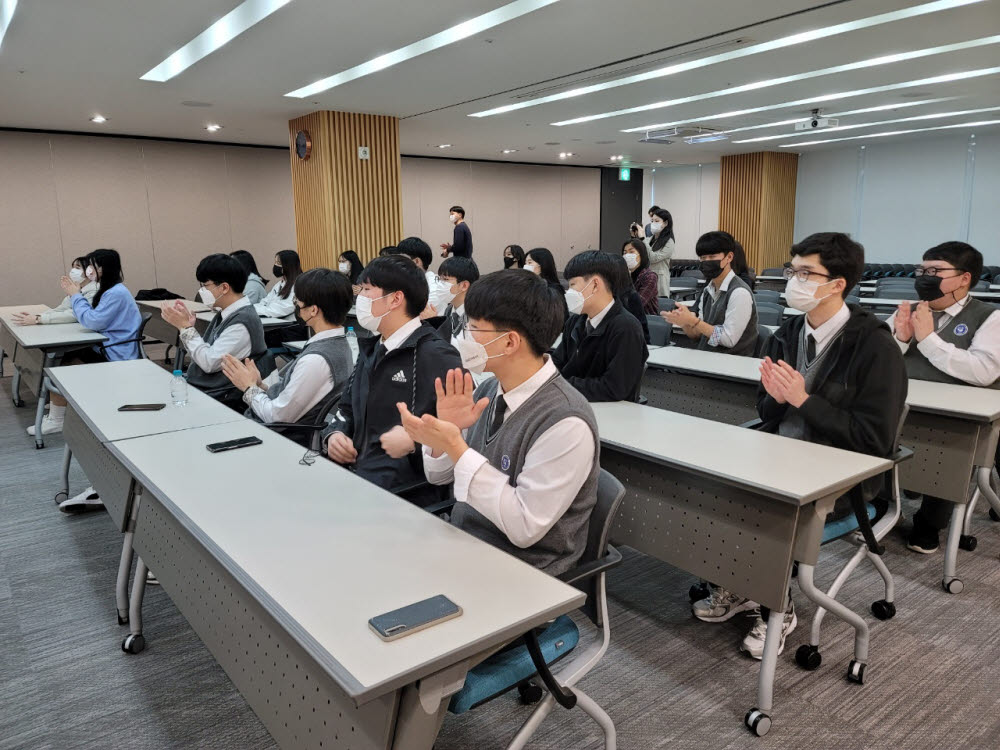 웹케시그룹, 군포e비즈니스고 산학맞춤반 기업탐방 견학 프로그램 실시