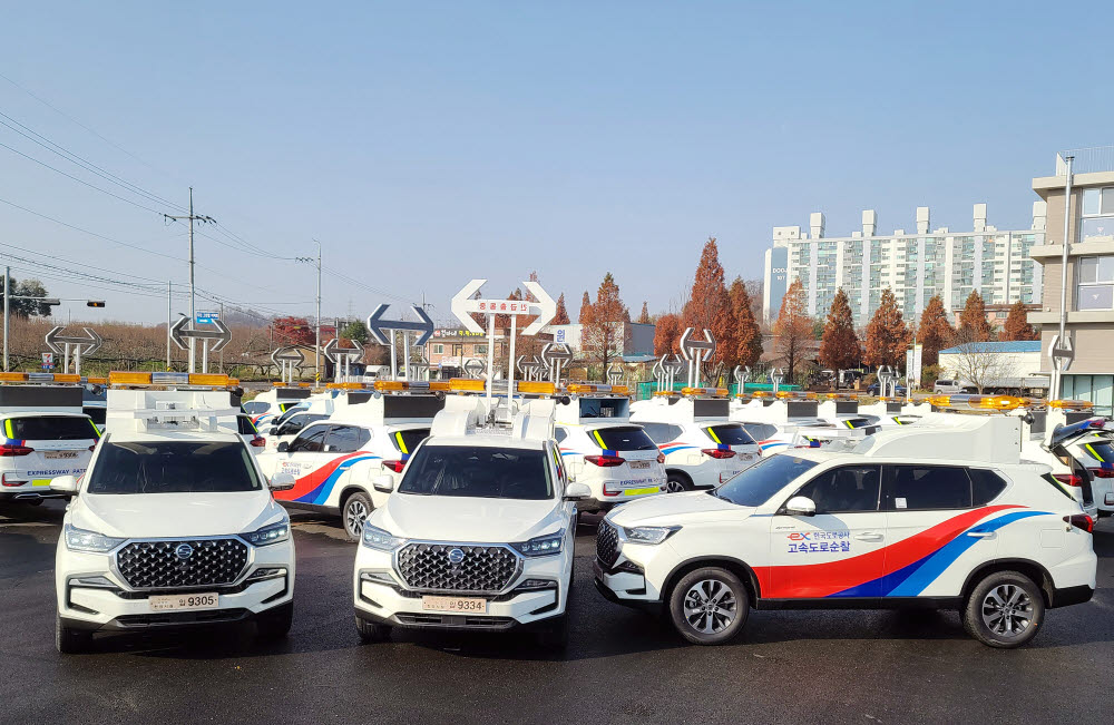 한국도로공사에 공급한 쌍용차 렉스턴.