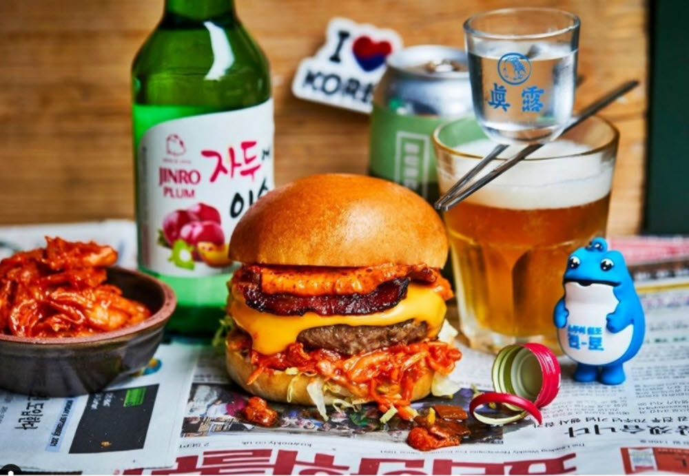 "'햄+소' 어울리네"...하이트진로, 英 소주 미식 마케팅 강화