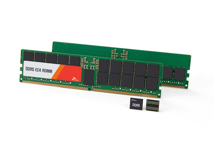 SK하이닉스가 업계 최초로 샘플 출하한 24Gb DDR5 D램.
