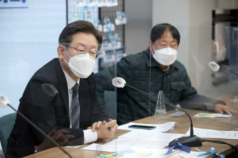 이재명 "임기내 지역화폐 50조원 발행…소상공인·자영업자 대대적 지원" 7대 공약발표