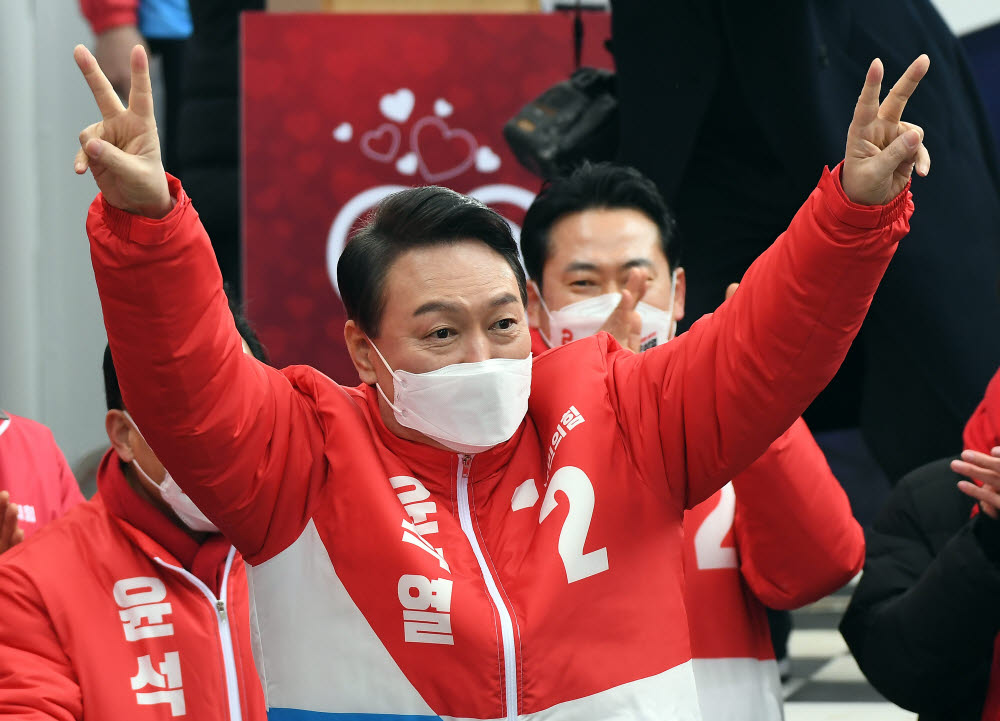 공식선거 첫 날 대전 찾은 윤석열