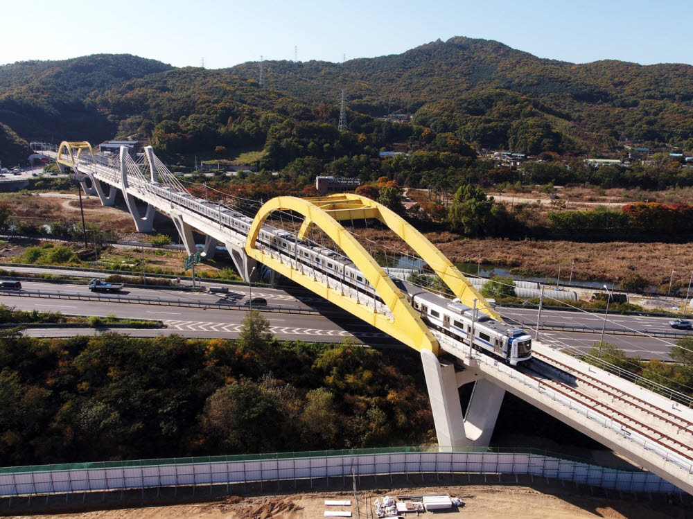 진접선 지상구간 시운전 모습. 사진제공=국가철도공단