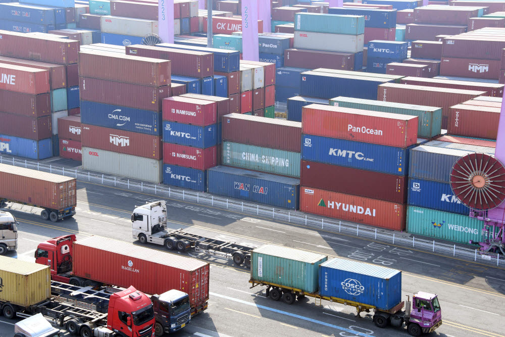 러·우크라 사태에 물류난…기업 피해 현실화