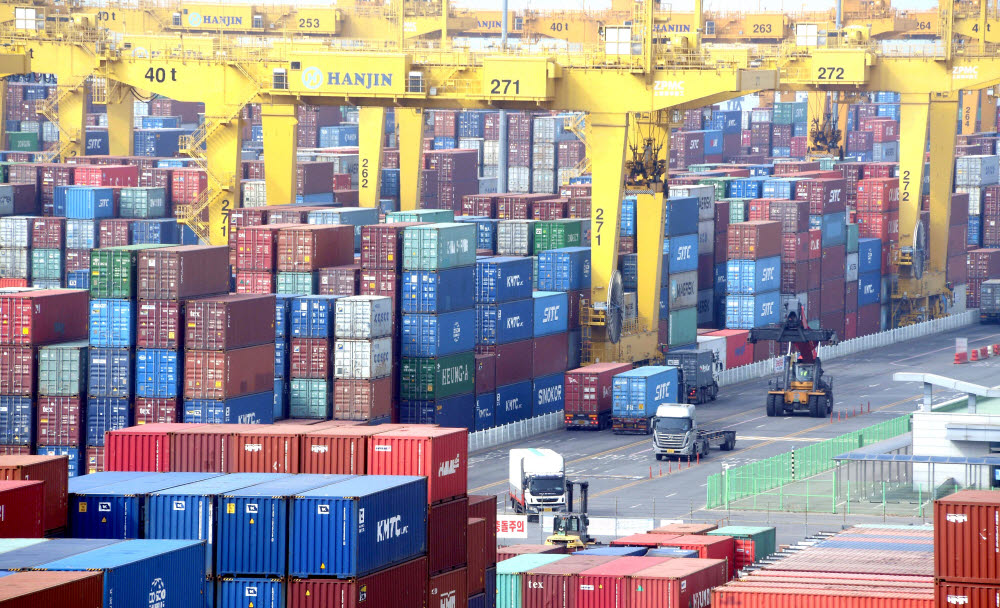 러·우크라 사태에 물류난…기업 피해 현실화