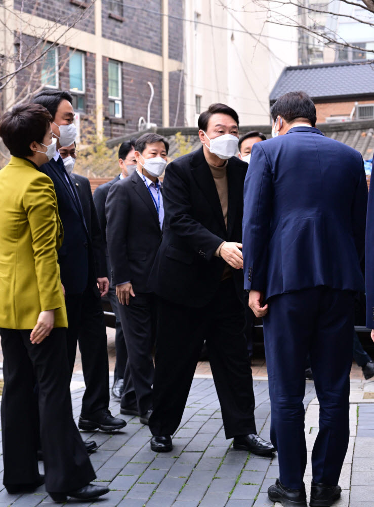 윤석열 대통령 당선인, 첫 출근