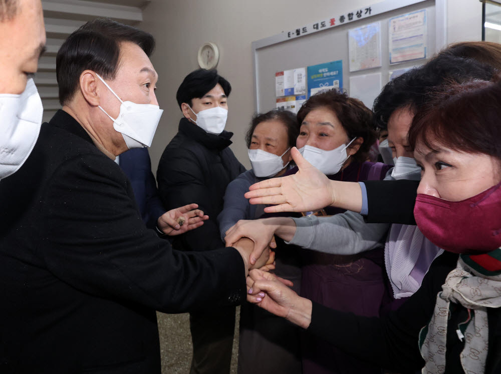 남대문 시장 방문한 윤석열 대통령 당선인