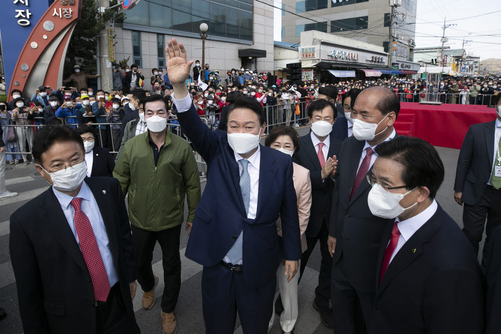 상주 찾은 윤석열 대통령 당선인