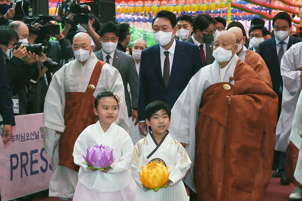 조계사 법요식 참석한 윤석열 당선인