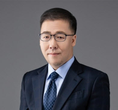 김동완 교수