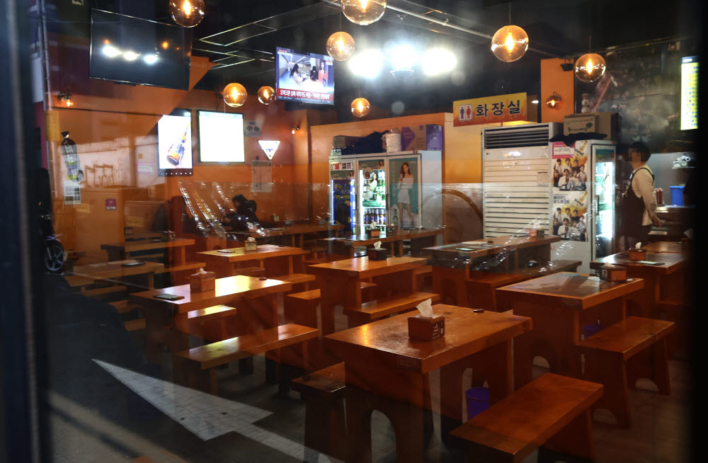 서울 중구 을지로노가리골목 한 음식점이 한산한 모습을 보이고 있다.(사진=연합뉴스)