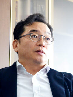 흥국에프엔비 박철범 대표