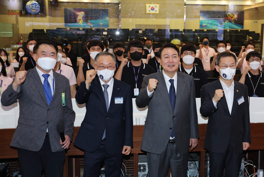 우주경제 비전 선포식 참석한 윤석열 대통령