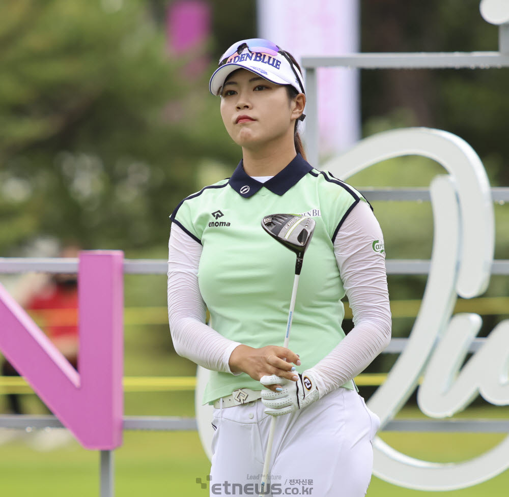 [포토]인주연, 티샷은 방향이 중요해요