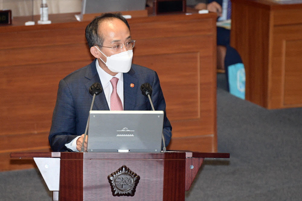 추경호 부총리가 26일 오후 서울 여의도 국회 본회의장에서 열린 경제 분야 대정부질문에서 의원들의 질문에 답하고 있다.(사진=연합뉴스)