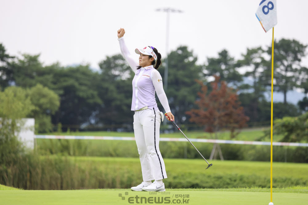 우승을 확정지은 뒤 환호하고 있는 이소영. 사진=손진현 기자