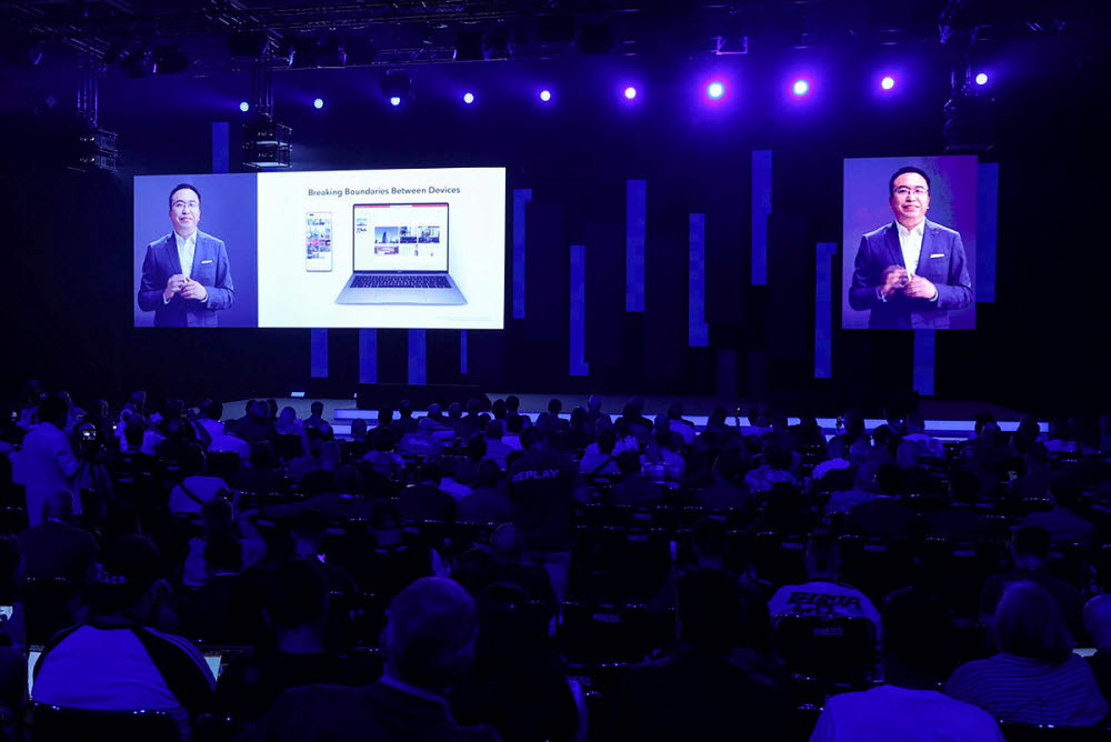 조지 자오 아너 CEO가 IFA 2022 기조연설을 하고있다. (자료:IFA뉴스룸)