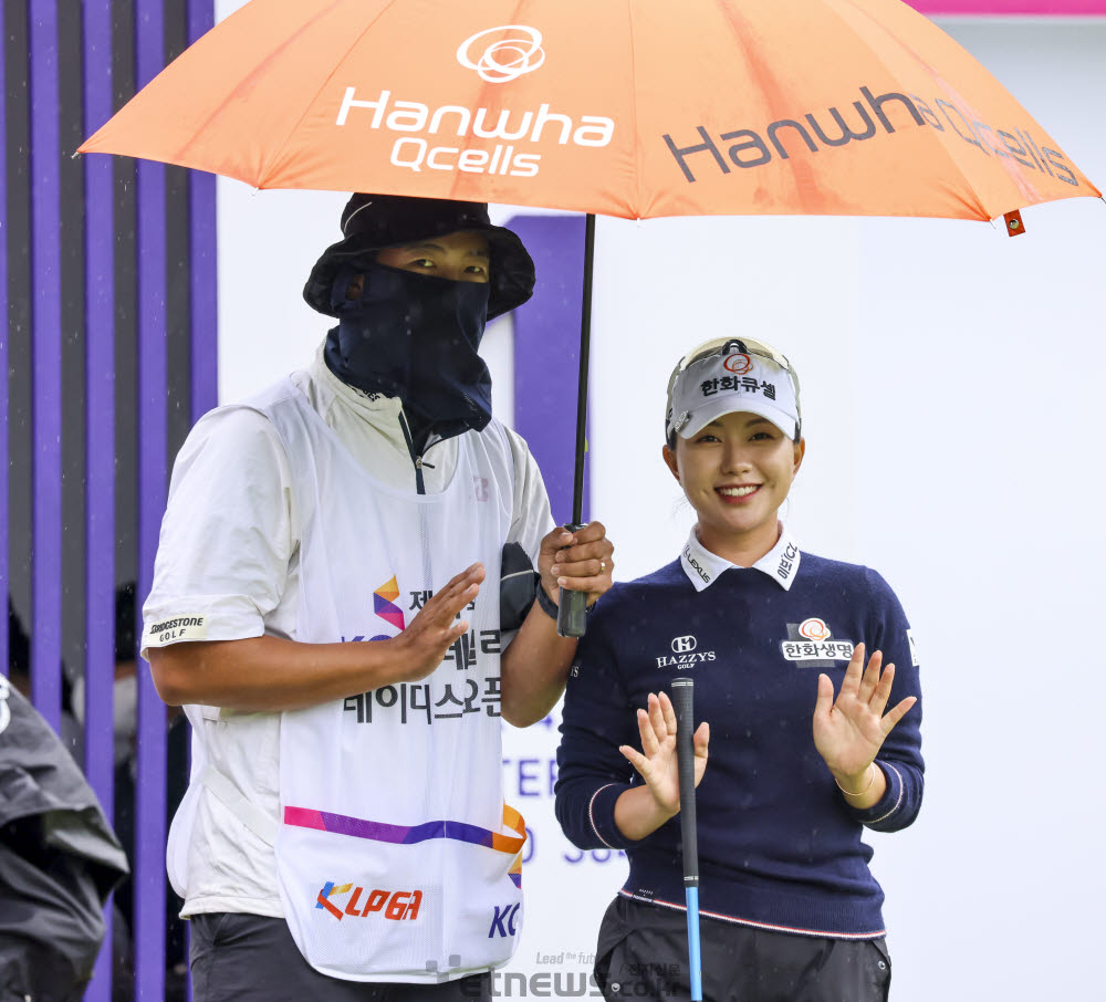 [포토]허다빈, 오늘도 화이팅 할게요