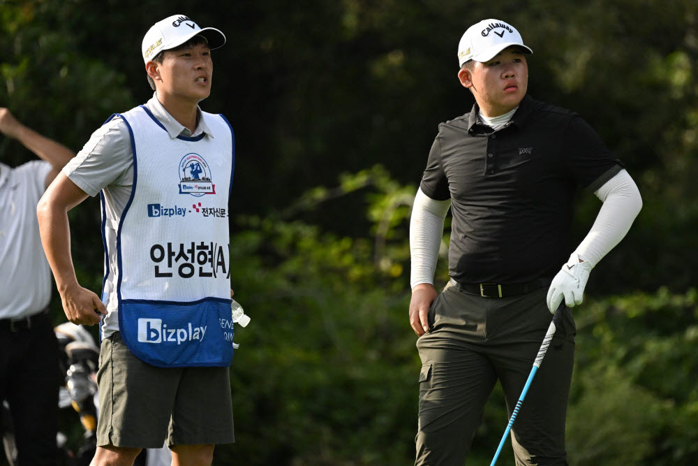 16일 대회 첫날 안성현이 티샷을 준비하고 있다. 제주= 김민수기자