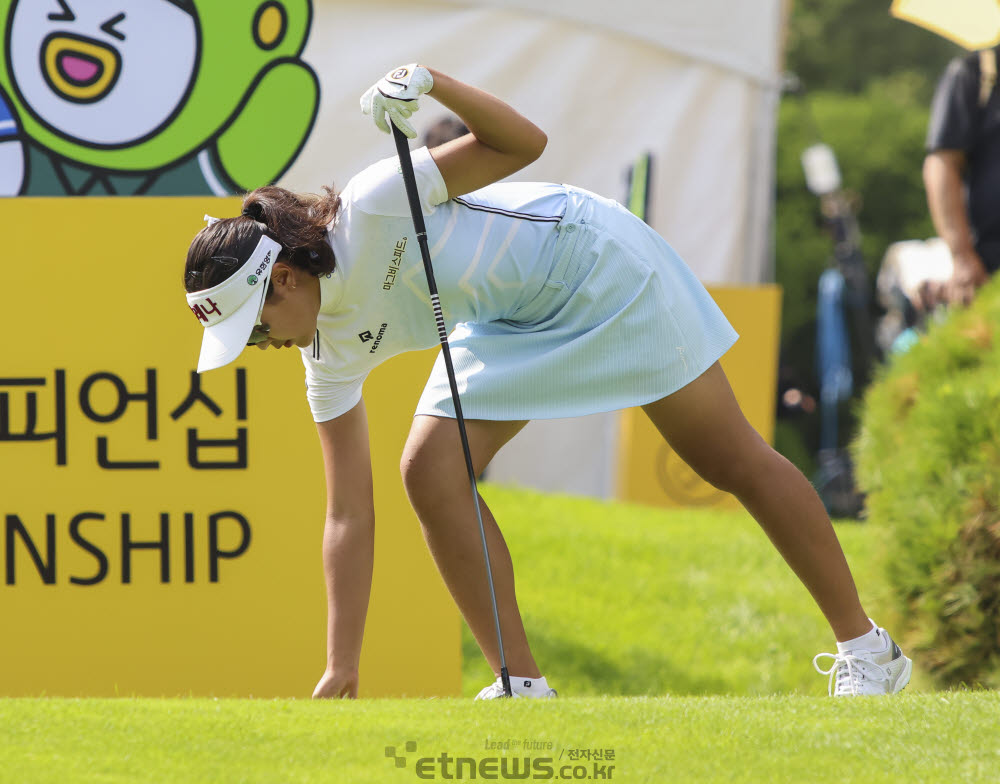 [포토]김민주, 예쁜 옷 입고 경기해요