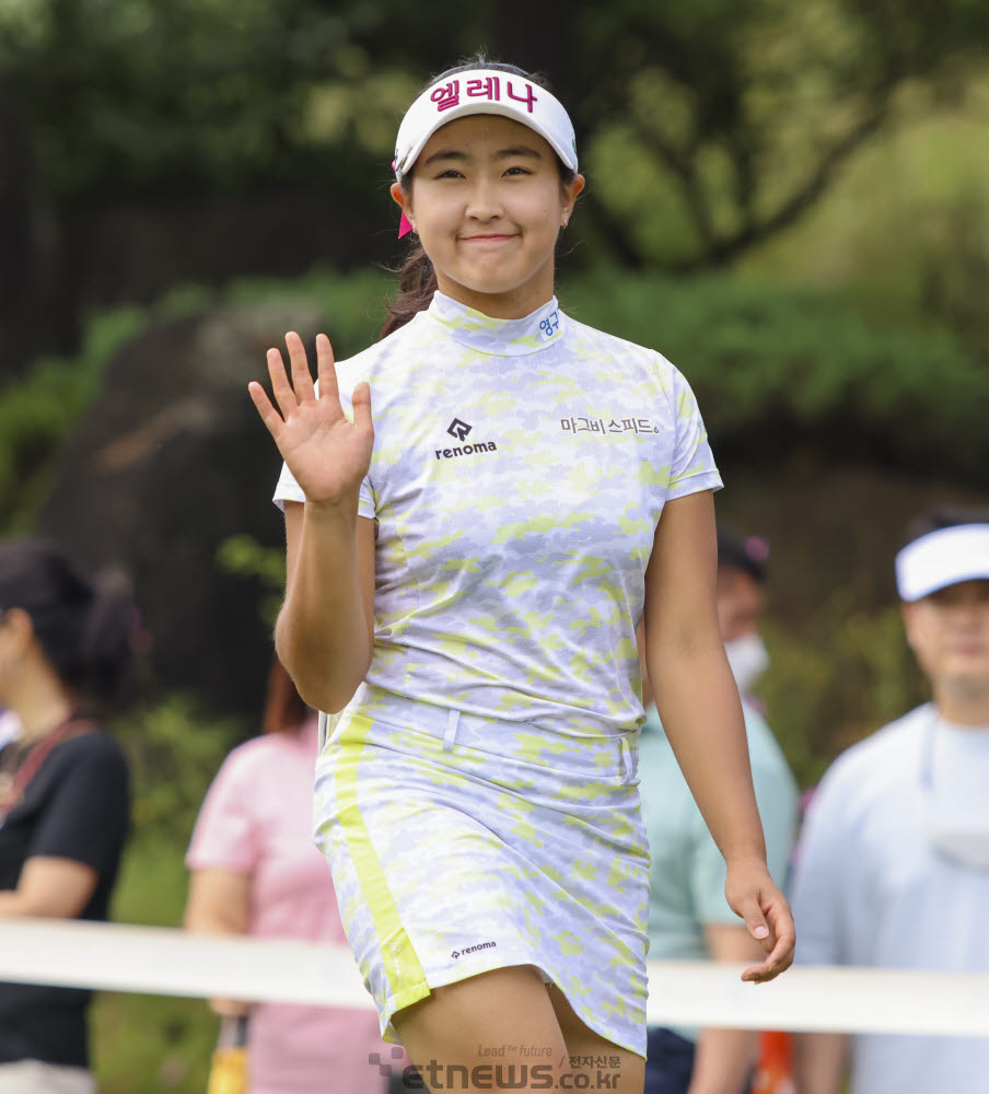 [포토]김민주, 손 흔들며 출발해요