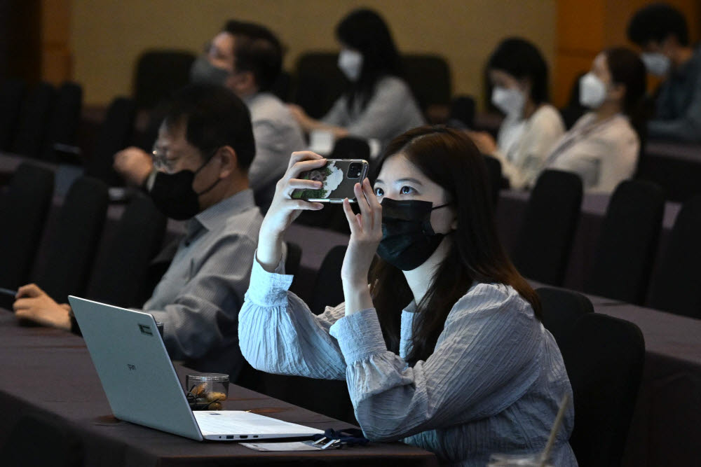 [테크코리아 2022]디스플레이의 미래를 보는 청중들