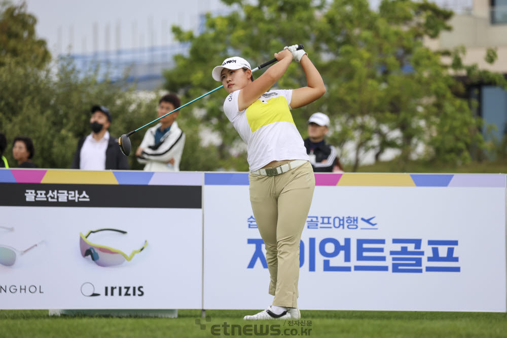 [포토]조은혜, 안정된 자세로 티샷