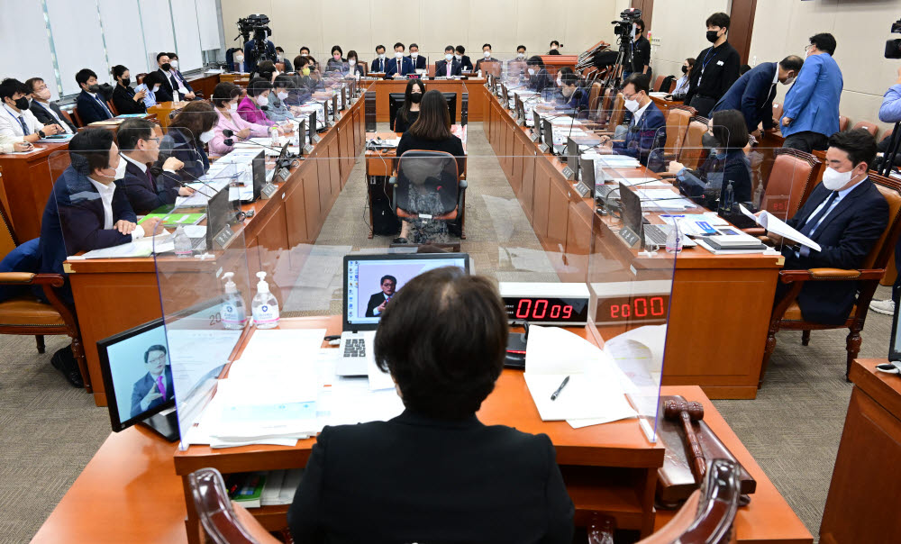 [2022 국정감사]국감 출석한 조규홍 장관