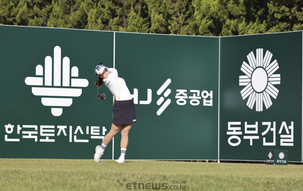 [포토]지한솔, 중앙으로 강하게 보내요