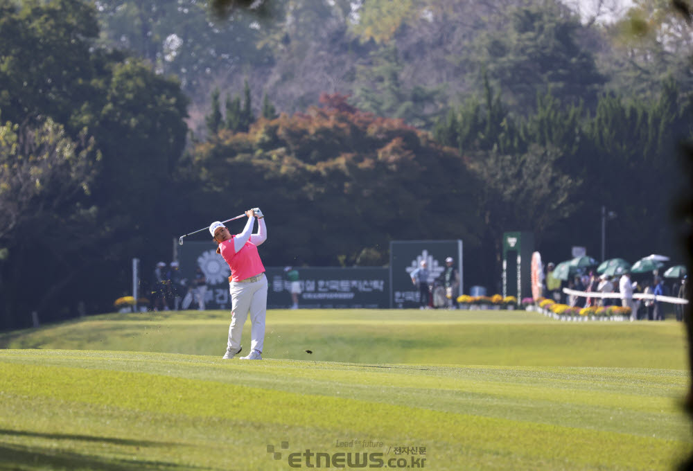 [포토]안선주, 홀을 향해 바로 날린다