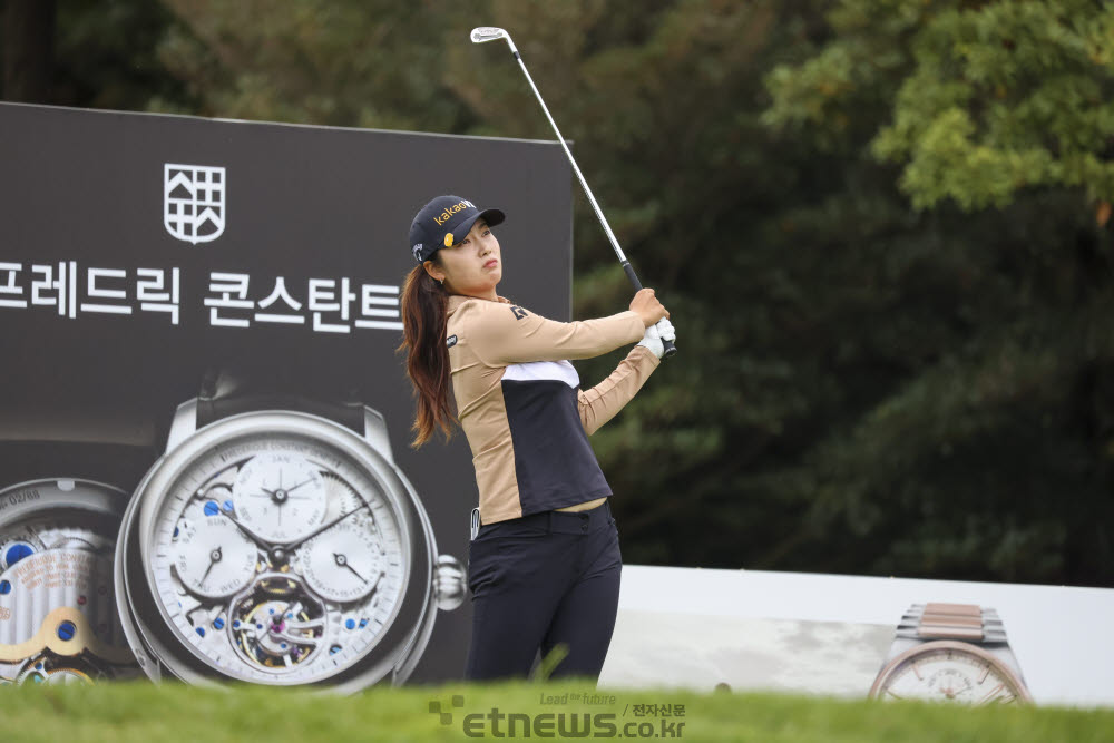 [포토]한진선, 아이언 샷 감각이 좋아요